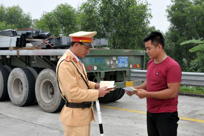 Hơn 30.000 trường hợp vi phạm luật giao thông bị xử lý trên QL 1A