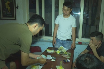 Đắk Lắk: Triệt phá ổ bạc tại quán cà phê thu giữ gần 100 triệu đồng