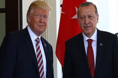 Ông Trump và Erdogan tìm giải pháp đánh bại virus SARS-CoV-2