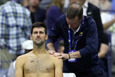 Vòng 4 US Open 2019: Chấn thương vai khiến Djokovic bỏ cuộc