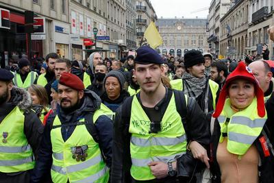 Bạo động lại đe dọa Paris do phong trào "Áo vàng" tăng nhiệt