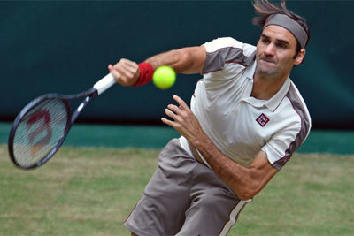 Halle Open ngày 4: Federer vất vả vượt qua Bautista-Agut