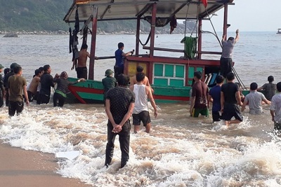 Hà Tĩnh: Cứu hộ thành công 3 thuyền viên gặp nạn trên biển