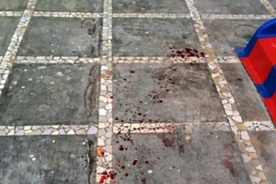 Nghệ An: Bị gạch rơi trúng đầu, bé trai 3 tuổi tử vong dưới sân chung cư