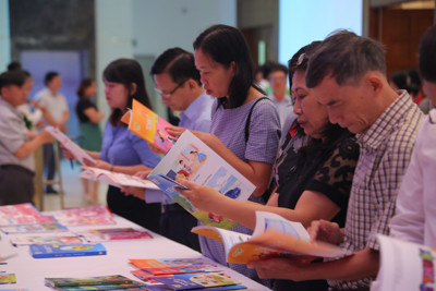 TP Hồ Chí Minh: Sở Giáo dục phải làm việc với Nhà xuất bản Giáo dục Việt Nam về vụ nhận tiền thù lao