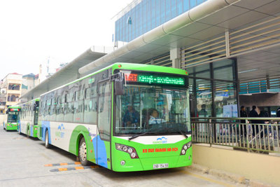Xe buýt Hà Nội: Còn nhiều gian nan, thách thức