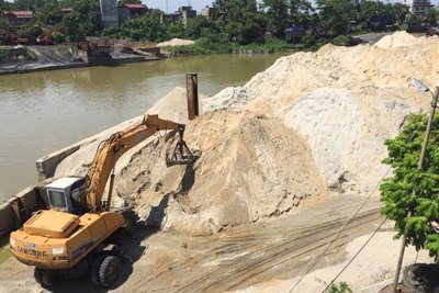Huyện Sóc Sơn: Chậm xử lý vi phạm bến bãi ven sông