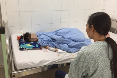 Hà Nội: Cấp cứu kịp thời bé 3 tuổi bị chó cắn nát đùi