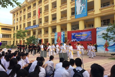 Ngôi trường THPT đầu tiên ở Hà Nội khai giảng năm học mới