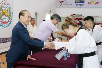 Chuyên gia quyền hàng đầu thế giới truyền thụ kiến thức cho taekwondo Hà Nội