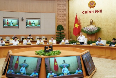 Thủ tướng Nguyễn Xuân Phúc chủ trì họp Chính phủ thường kỳ tháng 8/2019