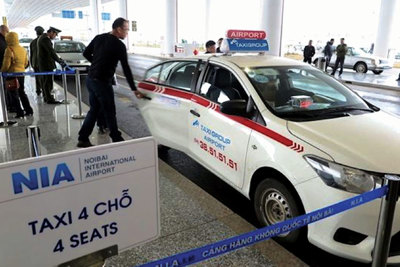 Quy định niên hạn taxi hoạt động tại Sân bay Nội Bài: Ban hành trái luật?