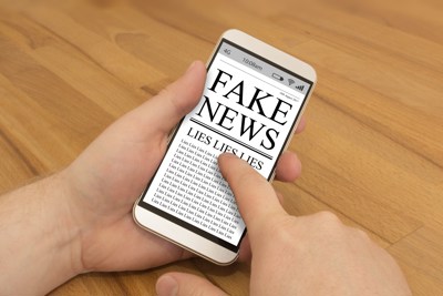 Cuộc chiến chống “fake news” của các tòa soạn báo