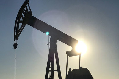Giá dầu tăng mạnh do dự trữ dầu của Mỹ giảm nhiều hơn dự báo