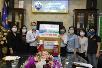 Rạng Đông ủng hộ hơn 2.000 phích đựng nước nóng cho các bệnh viện dã chiến phòng chống Covid-19