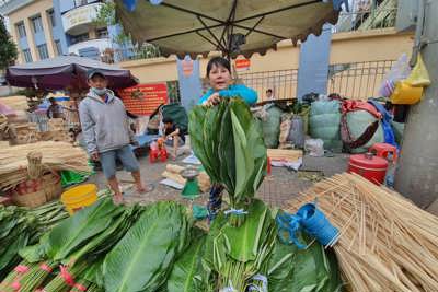 Chợ lá dong nửa thế kỷ ở Sài Gòn tấp nập ngày sát Tết