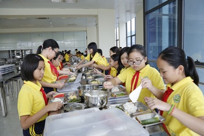 Phụ huynh giám sát an toàn thực phẩm bếp ăn trường học: Tránh mang tính hình thức