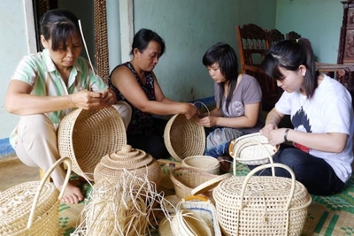 Hà Nội sẽ hỗ trợ truyền nghề thủ công mỹ nghệ, tiểu thủ công nghiệp cho 1.650 lao động nông thôn