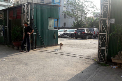 Bãi xe không phép tại phường Nghĩa Đô, quận Cầu Giấy: Kiên quyết xử lý vi phạm