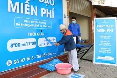 Hà Nội: “ATM gạo” làm ấm lòng người nghèo tại huyện Sóc Sơn