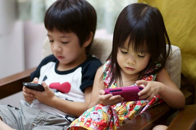 [Kỹ năng sống] Khi trẻ em nghiện smartphone