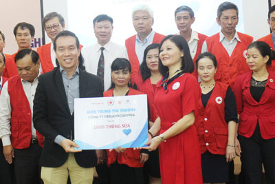 FrieslandCampina Việt Nam hỗ trợ dinh dưỡng cho trẻ em vùng lũ