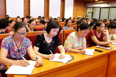 Hơn 300 hội viên Hội Phụ nữ Hà Đông được tập huấn khởi nghiệp và công nghệ 4.0