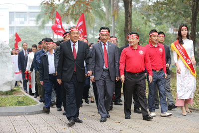 Phó Thủ tướng Trương Hòa Bình dự Chương trình Chủ nhật đỏ