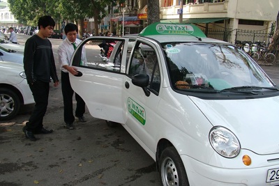 Đề xuất quy định gắn mào taxi: Mới giải quyết phần ngọn