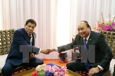 Thủ tướng Nguyễn Xuân Phúc gặp gỡ Tổng thống Philippines