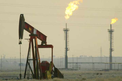 Giá dầu leo dốc bất chấp sản lượng dầu của Ả Rập Saudi tăng cao