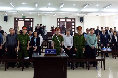 Vợ chồng Nguyễn Xuân Sơn tỏ ân nghĩa trong phiên phúc thẩm