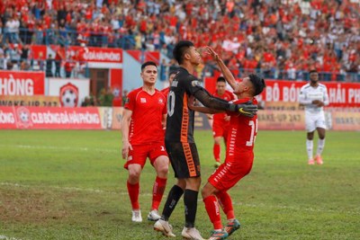 Cầu thủ Việt kiều Đức Adriano Schmidt mong muốn được thi đấu cho ĐTQG
