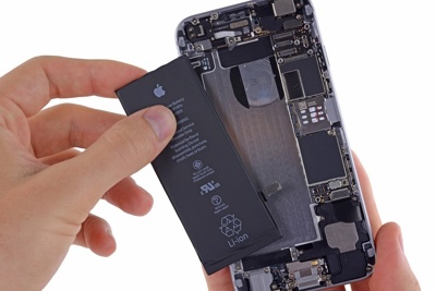 Thay pin iPhone tại Việt Nam giá 729.000 đồng, hỗ trợ cả xách tay