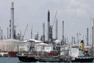 Giá dầu có thể tăng vọt lên 80 USD/thùng sau vụ tàu bị tấn công trên vịnh Oman