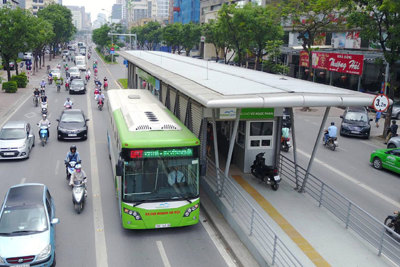 Hạn chế xe cá nhân trong nội thành Hà Nội: Không thể chờ đợi nữa