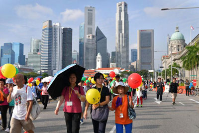 Hơn 1.000 người đi bộ vào Ngày cuối tuần không có xe hơi tại Singapore