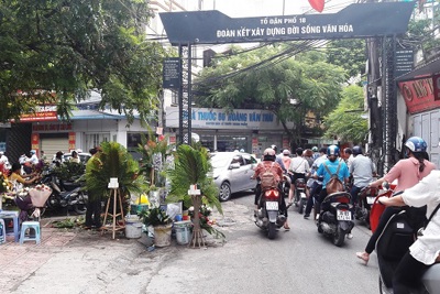 Phường Khương Trung, quận Thanh Xuân: Người dân ngộp thở vì chợ "cóc"