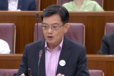 Tổng thống Singapore chịu giảm lương, nhường y bác sĩ chống dịch