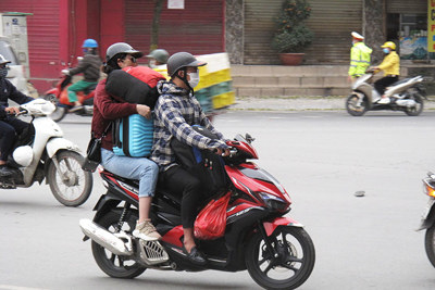 Hà Nội: Người dân “khăn gói” về quê trước thời điểm cách ly toàn xã hội