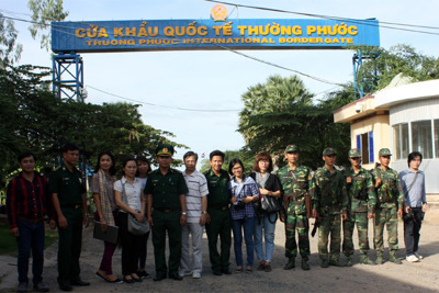 Hội Nhà báo TP Hà Nội thăm và làm việc với Bộ đội Biên phòng các tỉnh phía Nam