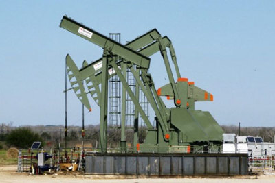 Giá dầu tăng do lo ngại về nguồn cung toàn cầu thiếu hụt