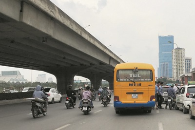 Vẫn còn bến “cóc” tại nút giao Vành đai 3 - Đại lộ Thăng Long