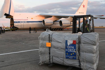 Pháp lần đầu tiên gửi viện trợ đến khu vực do chính quyền Tổng  thống Syria Assad kiểm soát