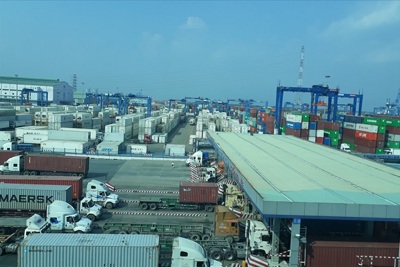Tồn đọng phế liệu nhập khẩu tại cảng biển: Có gian lận thương mại
