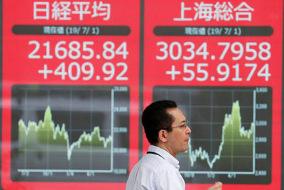 Nhà đầu tư giảm kỳ vọng vào FED, chứng khoán châu Á gắng gượng phục hồi