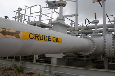 OPEC và Nga cân nhắc tăng sản lượng, giá dầu lao dốc mạnh
