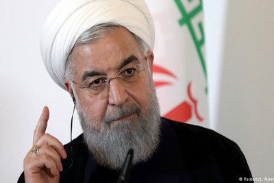 Tổng thống Iran Rouhani đe dọa đóng cửa eo biển Hormuz
