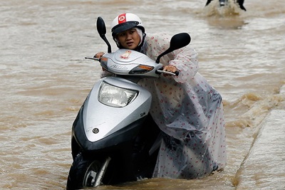Nhiệt độ miền Bắc tăng, mưa lớn gây ngập nặng tại các tỉnh Nam Trung Bộ