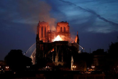 Thế giới trong tuần: Cháy Nhà thờ Đức Bà Paris, công khai chi tiết điều tra Nga - Trump